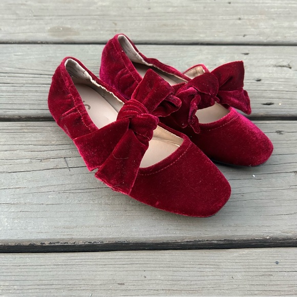 INC Girls Garnet “London” Crushed Velvet Bow Top MaryJane Flats | Size 1 - Picture 1 of 9